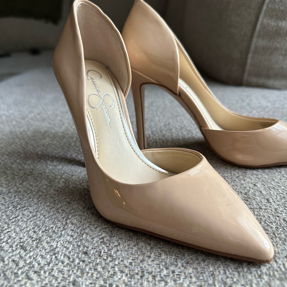 Jessica Simpson Nude Pumps - Picture 4 of 8